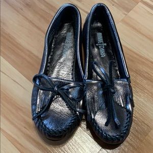 Women’s Minnetonka moccasins
